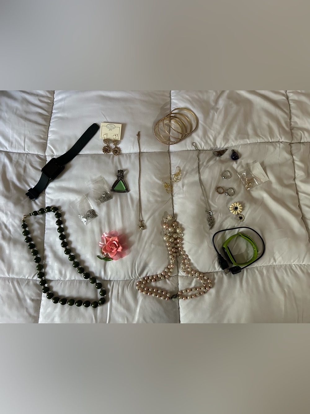 Lot of jewelry